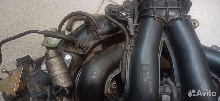 Впускной коллектор в сборе LF17