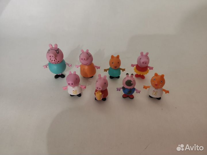 Разные серии киндер игрушек, много