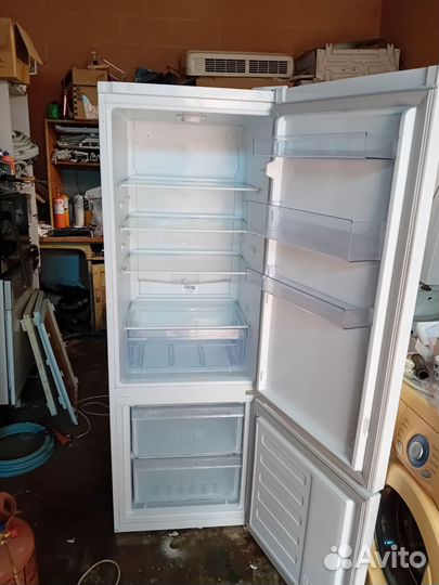 Продаю холодильник Beko