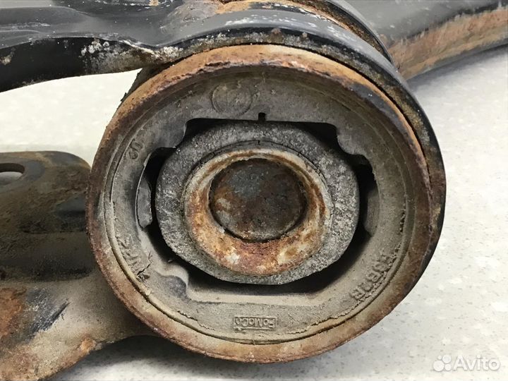 Рычаг передний правый Ford Focus III 2011