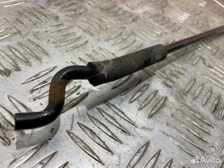 Упор капота Nissan Almera Classic B10