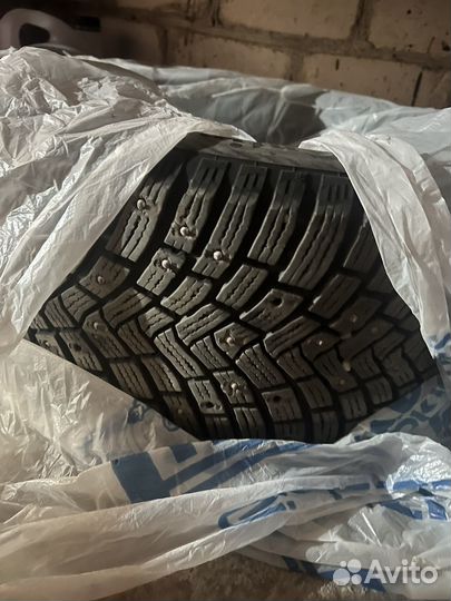 Continental IceContact 3 215/55 R16
