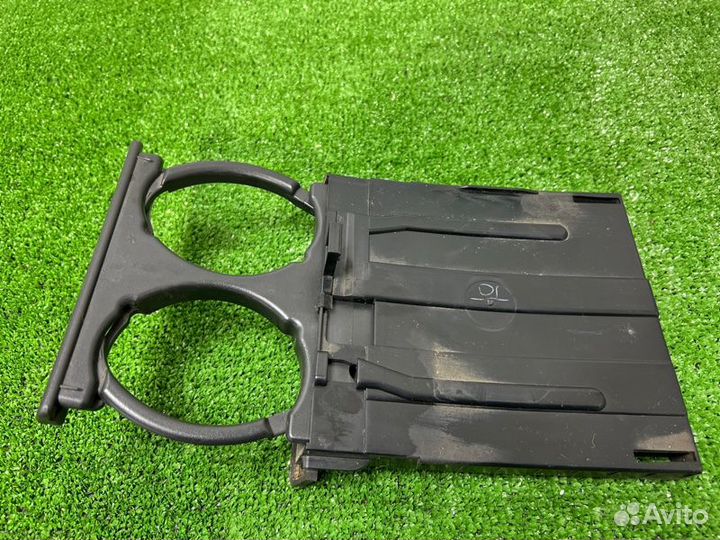 Подстаканник Nissan Almera N16 1.5 QG15 2005