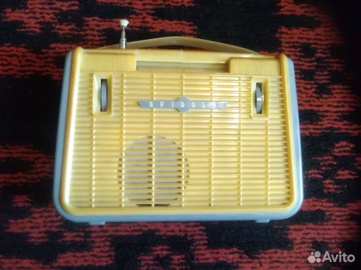 Радиоприёмник Спидола сиреневый 1962г