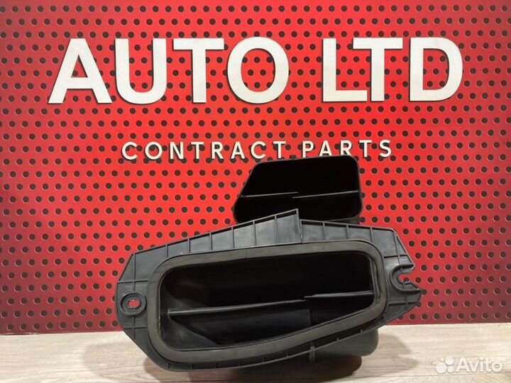 Воздухозаборник Jeep Grand Cherokee WK2 2016