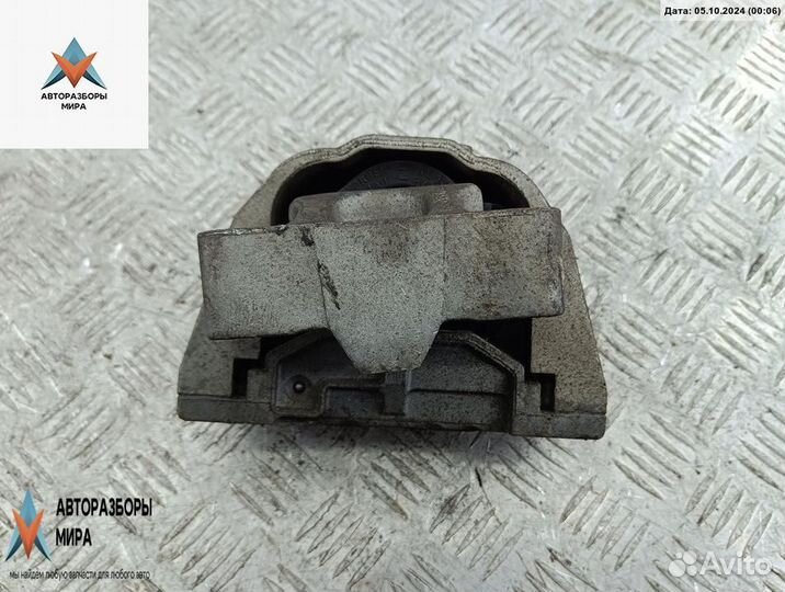Подушка крепления двигателя Volkswagen Golf 4 2000