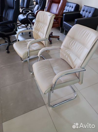 Офисное кресло