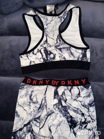 Спортивный костюм для девочки на рост 140, 10 леь