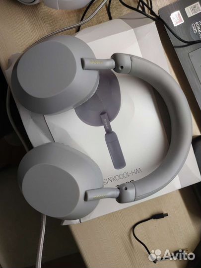 Беспроводные наушники Sony