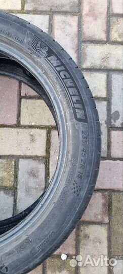 Michelin Pilot Sport 4 235/45 R18 98ZR