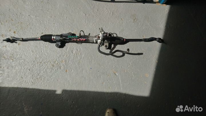 Рулевая рейка Toyota Voxy 2002 AZR60 (контрактная)