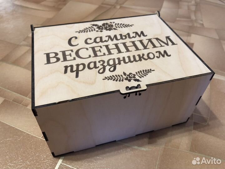 Подарочная коробка из дерева