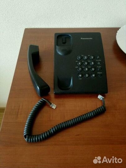 Телефон проводной Panasonic KX-TS2350RUB