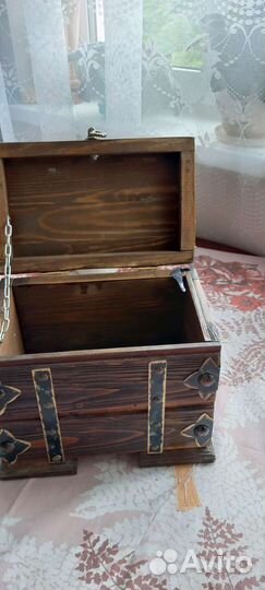 Сундук деревянный