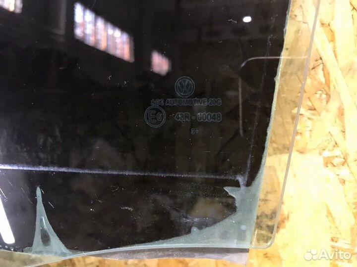 Стекло двери заднее левое Volkswagen Jetta 6 седан