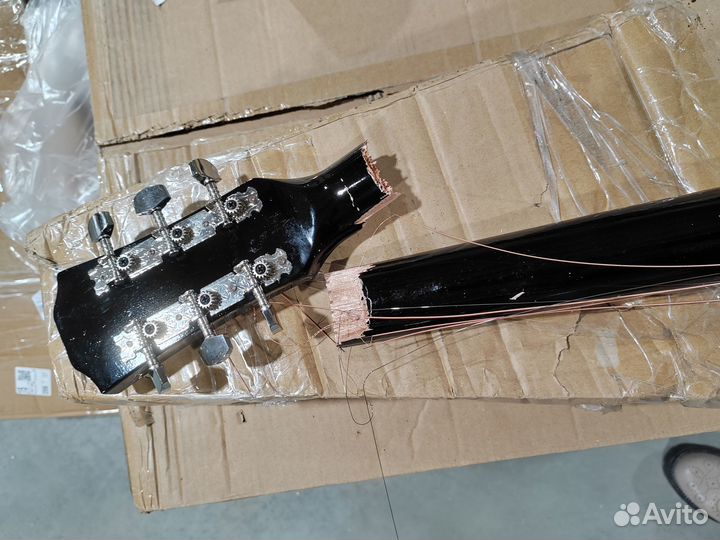 Акустическая гитара 377