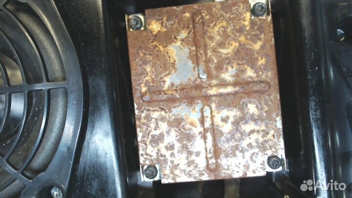 Сабвуфер Porsche Cayenne, 2005