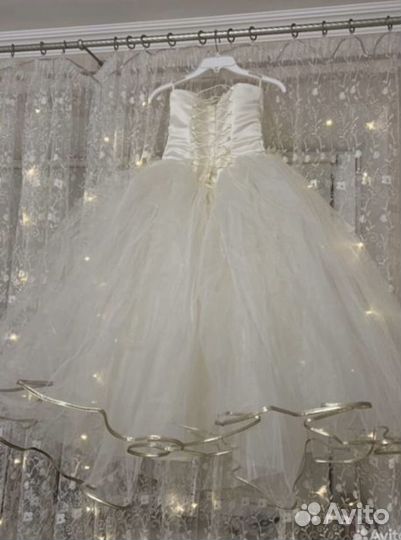 Нарядное платье 42-44 (выпускной, свадьба)