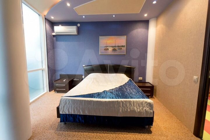 Комната 30 м² в > 9-к., 2/4 эт.