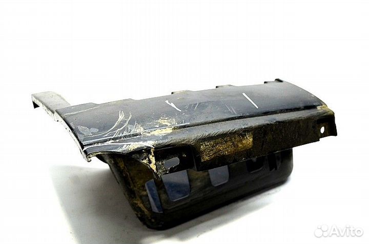 Корпус нижней подножки пластиковый, правый volvo F