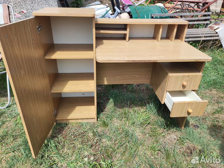 Продам компьютерный стол