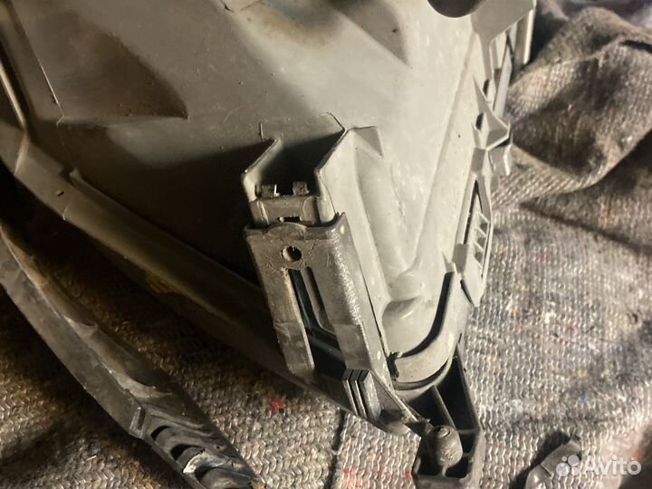 Фара правая на mercedes w140