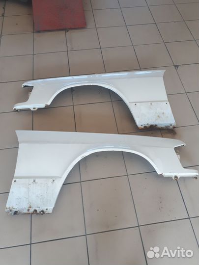 Передние крылья w201