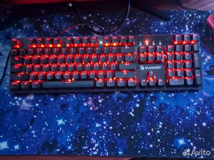 Игровая механическая клавиатура