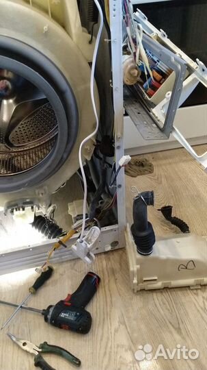 Ремонт Холодильников с выездом пробит фрион