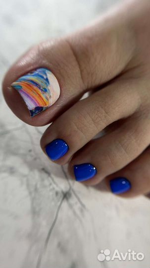 Маникюр и педикюр