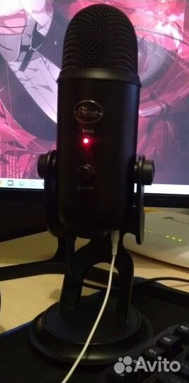 Микрофон blue Yeti в идеальном состоянии