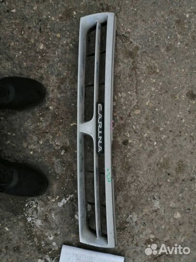 Решетка радиатора Toyota Carina AT190