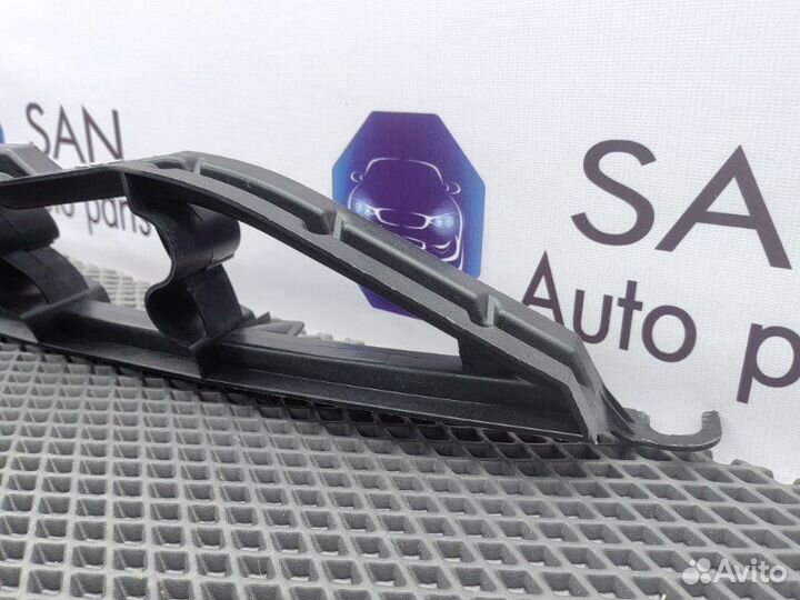 Кронштейн крыла передний правый Bmw X5 E70