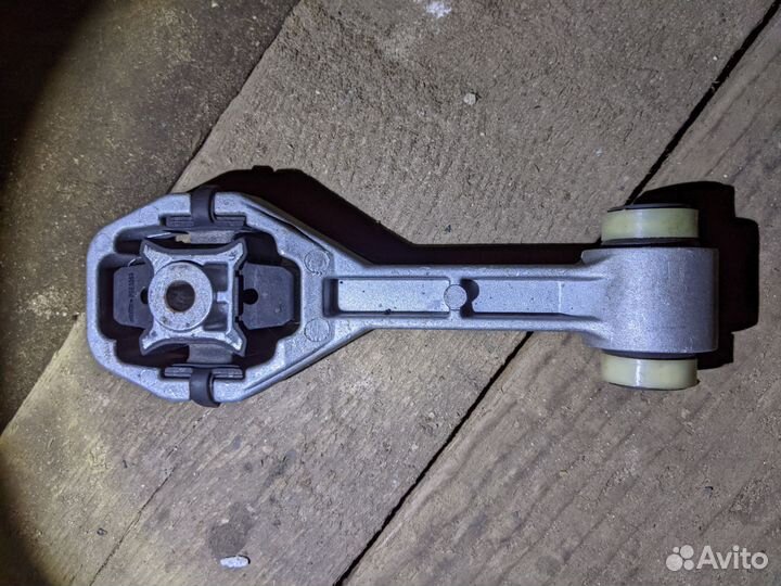 Опора двигателя Рено лагуна МКПП