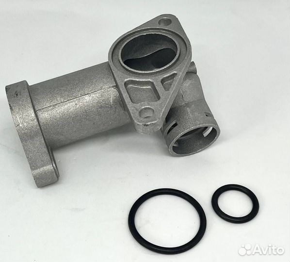 Фланец тройник системы охлаждения для автомобилей