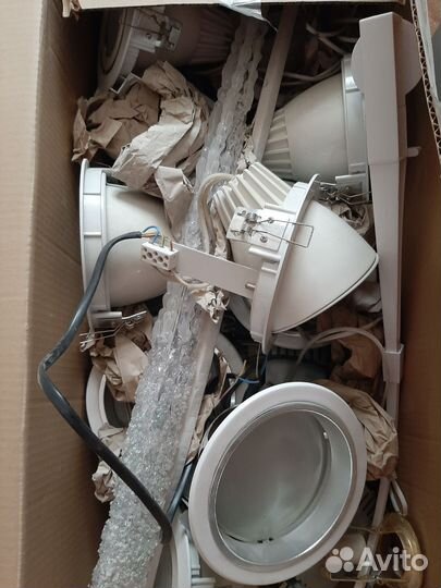 Потолочный светильник