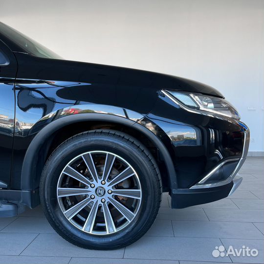Mitsubishi Outlander 2.0 CVT, 2015, 120 895 км