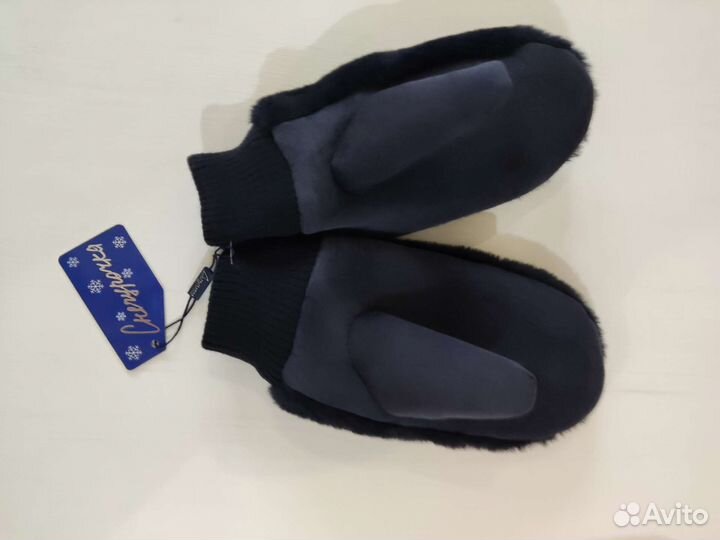 Варежки женские