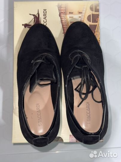 Продаю полуботинки на каблуке