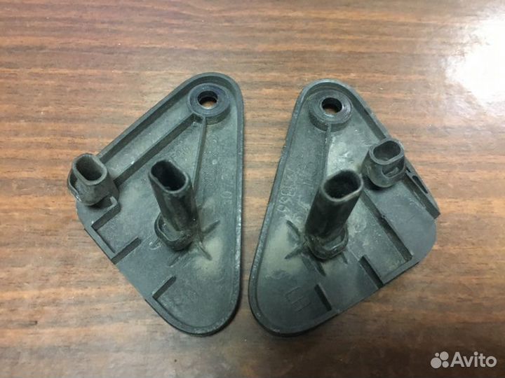 Кронштейн радиатора Volvo S60 2010-2016