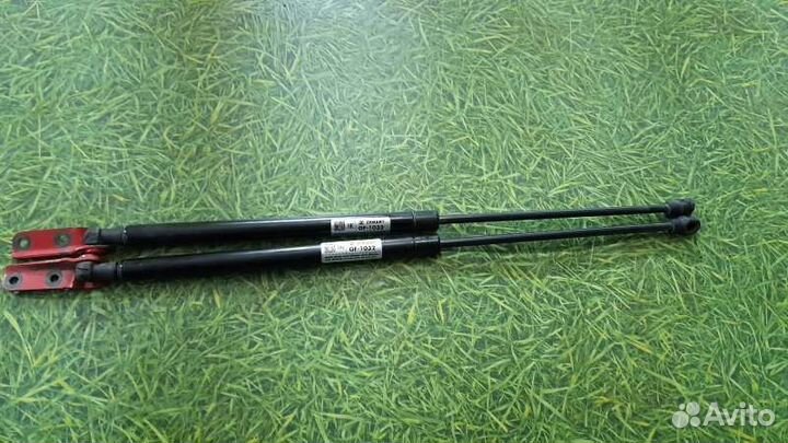 Амортизатор крышки багажника Volkswagen Passat B3