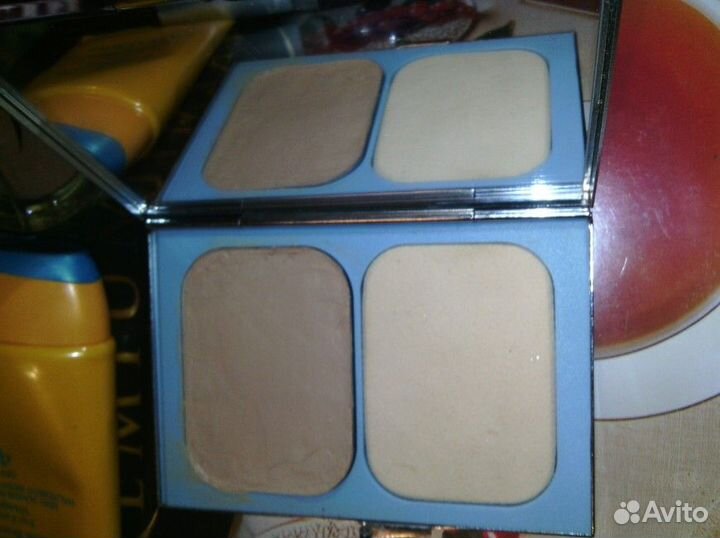 Компактная пудра lancome Clinique