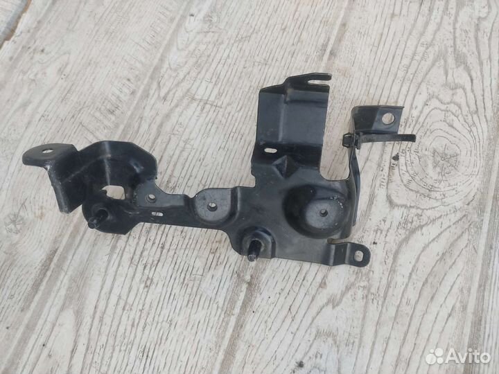 Кронштейн воздушного фильтра ASX Outlander Lancer