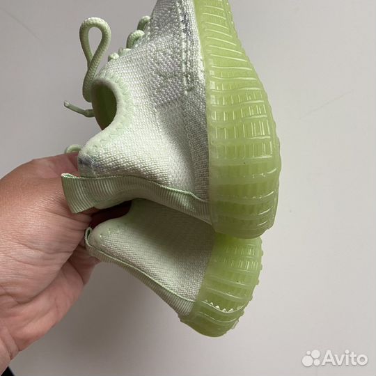 Детские кроссовки yeezy