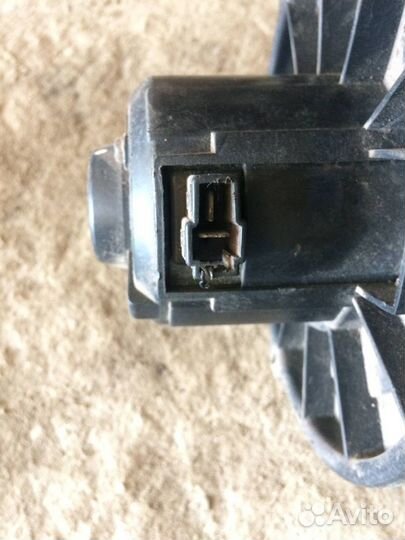 Моторчик печки Kia Carens 1