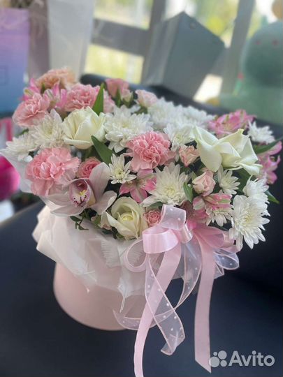 Букет цветов в шляпной коробке Казань