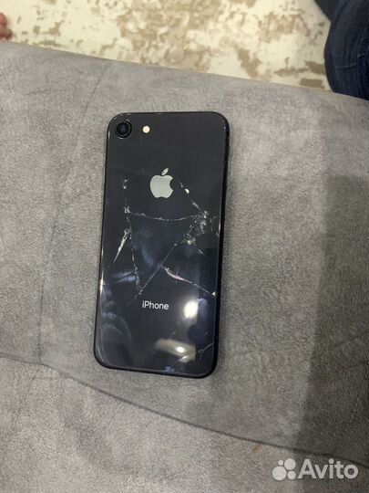 iPhone 8, 64 ГБ
