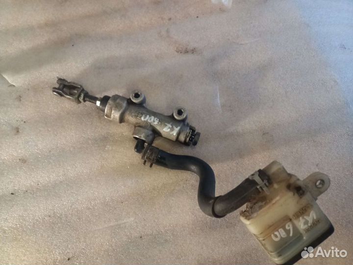 Тормозная машинка задняя Suzuki gsxr 600/750 06-07