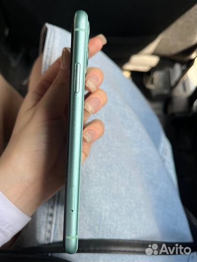 Телефон iPhone 11