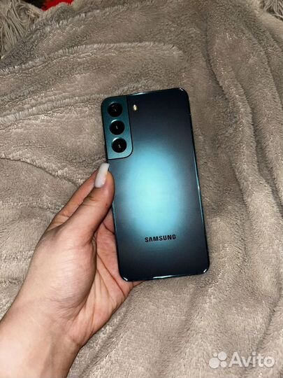 Samsung Galaxy S22, 8/128 ГБ